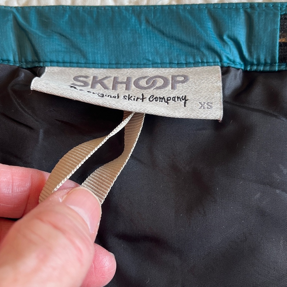 Skhoop Kari Mini Skirt Quilted Womens XS Black Teal Side Zip Pockets Scandi Girl - Picture 14 of 16